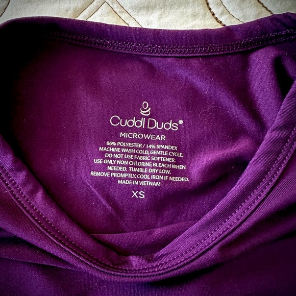 Cuddl Duds NWOT Microwear long sleeve stretch top. - Picture 2 of 3
